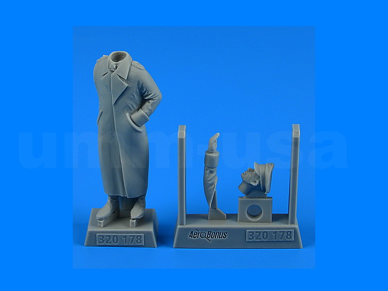 AB320178 German WWII Luftwaffe General 1/32